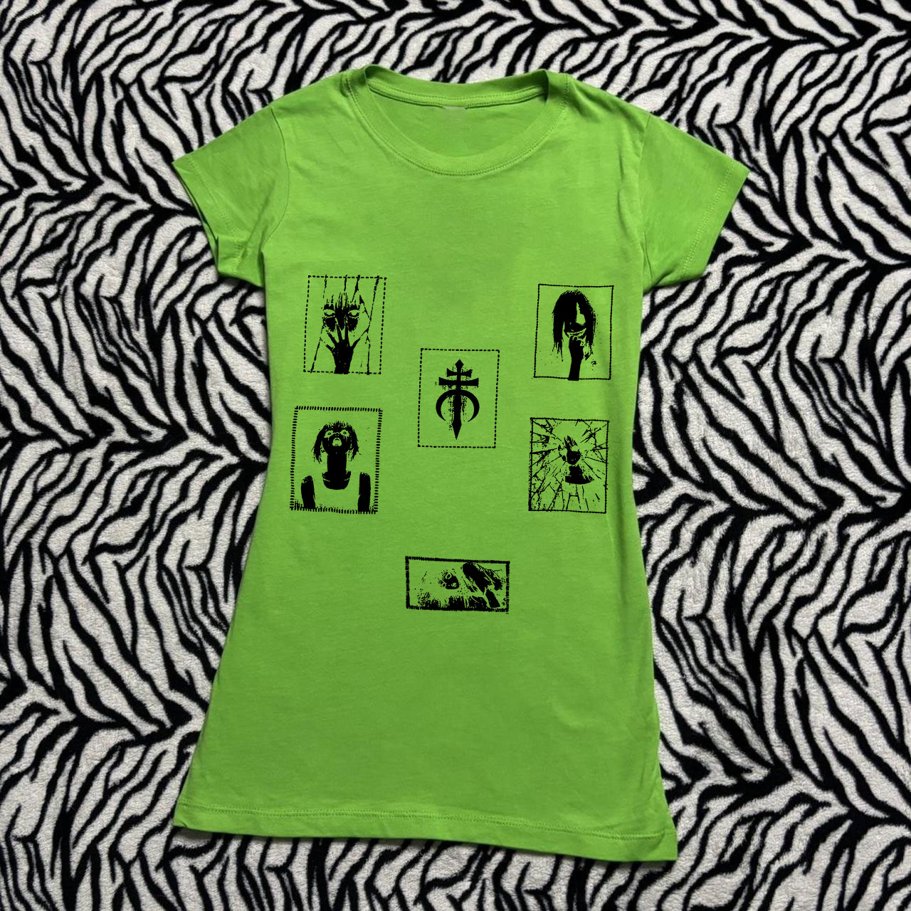 Y2K Graphic Baby Tee Crop - 2000年代のヴィンテージ風、女性用クロップドトップス、パンク・ストリートウェア、スリムフィット、グラフィックプリント、グランジ、Y2Kファッション、ゴシック、エモ、ベビーティーシャツ、レディーストップス、90年代風。