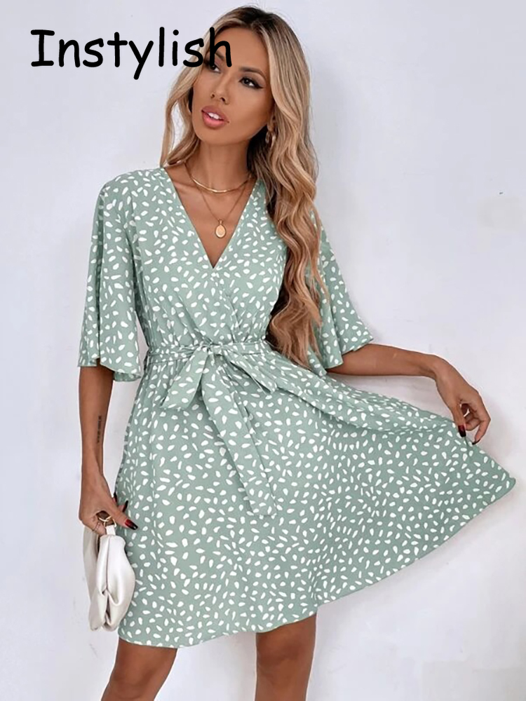 ベルト付きミニプリントドレス,半袖,Vネック - French Vintage Floral Midi Dress のレビューと価格