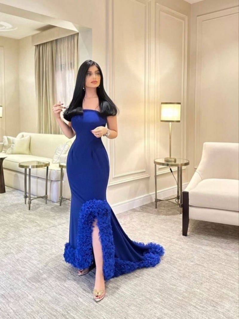 カスタマイズされた豪華でエレガントなイブニングドレス サテン - Elegant Satin Evening Gown Split のレビューと価格